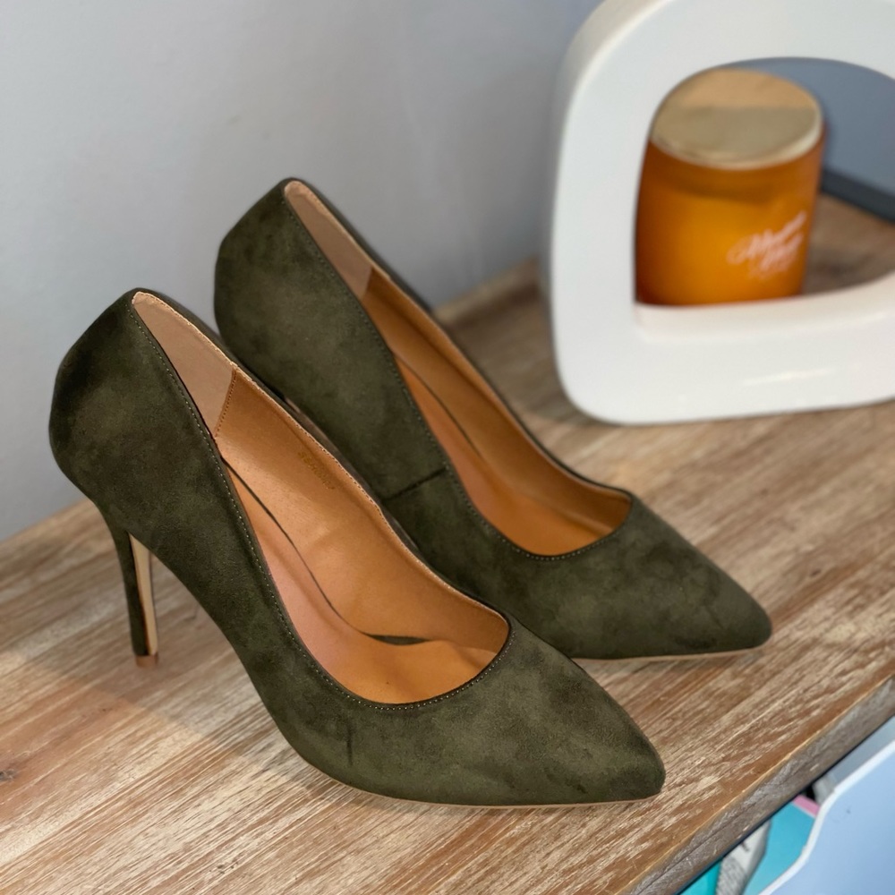 Ollio Olive Suede Heels